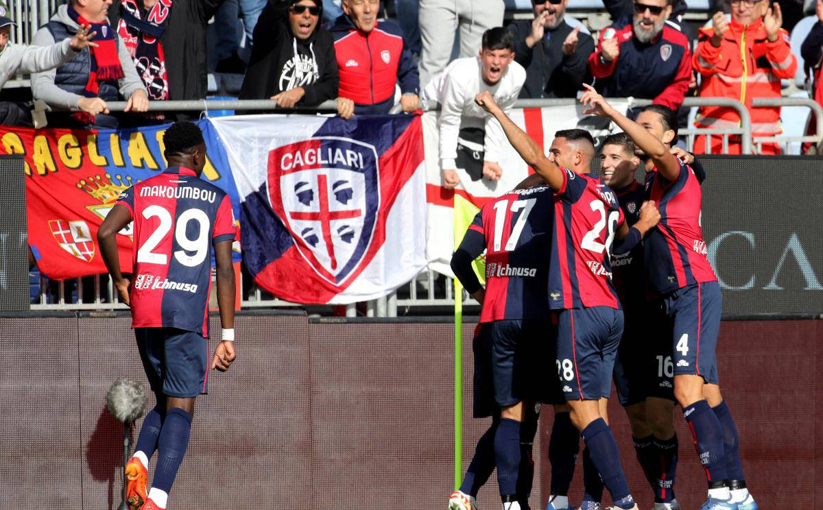 关于佛罗伦萨主场告捷,球迷欢呼的信息 关于佛罗伦萨主场告捷,球迷欢呼的信息