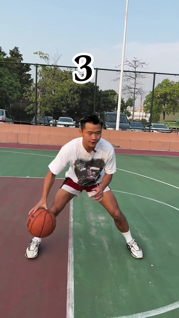 竞技体操选手兼职篮球训练，技能进步明显的简单介绍