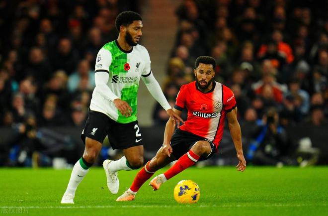 阿贾克斯击败利物浦，双方携手晋级